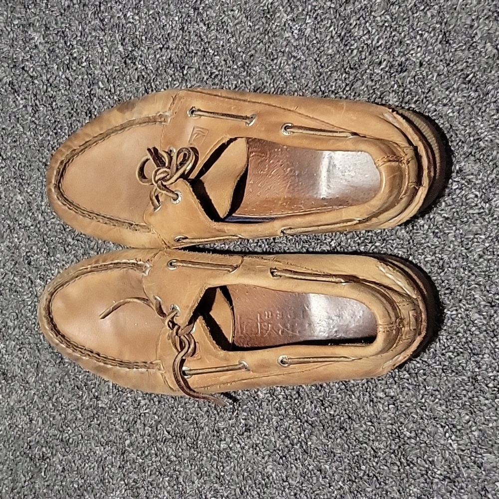 Sperry riverboat